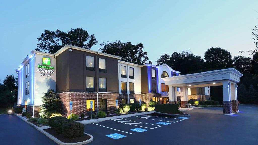 Holiday Inn Express Hotel & Suites West Chester an IHG Hotel Main image 1